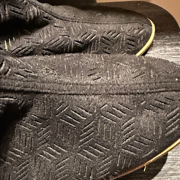 Catherine Malandrino Black Textured Ankle Booties - Picture 10 of 10